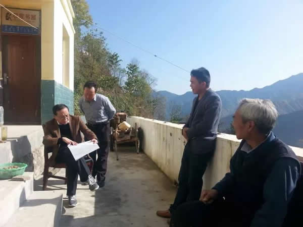 隴運(yùn)集團(tuán)公司董事長、黨委書記李寅祥率相關(guān)人員專程前往精準(zhǔn)扶貧點(diǎn)進(jìn)行深入調(diào)研