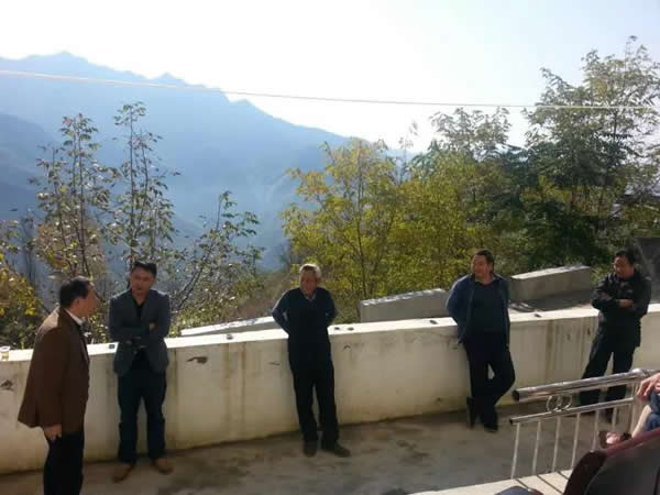 隴運(yùn)集團(tuán)公司董事長、黨委書記李寅祥率相關(guān)人員專程前往精準(zhǔn)扶貧點(diǎn)進(jìn)行深入調(diào)研
