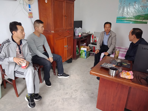 隴運集團公司黨委書記、董事長李寅祥同志深入琵琶鎮(zhèn)寧強村開展幫扶工作